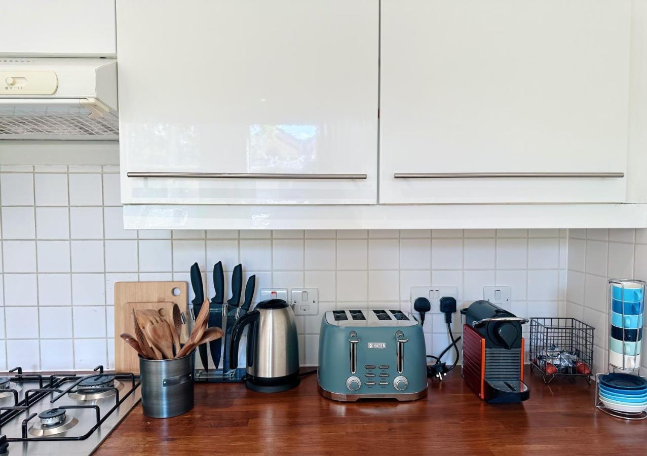 Portobello Dock Canalside Apartment لندن المظهر الخارجي الصورة