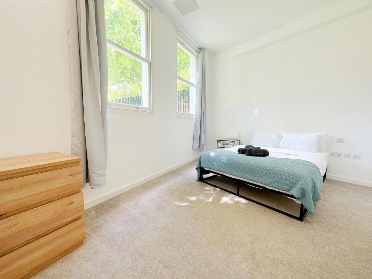 Portobello Dock Canalside Apartment لندن المظهر الخارجي الصورة