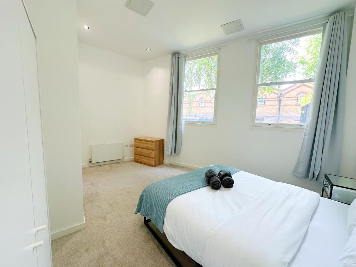 Portobello Dock Canalside Apartment لندن المظهر الخارجي الصورة